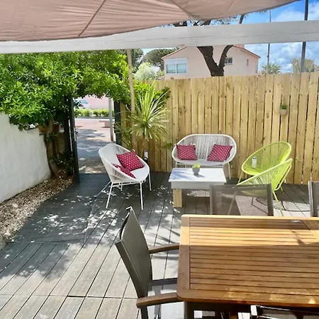 Maison Moderne Proche Avec Patio Et Parking Privatif - Fr-1-748-32 *