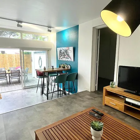 Maison Moderne Proche Avec Patio Et Parking Privatif - Fr-1-748-32 Casa de Férias