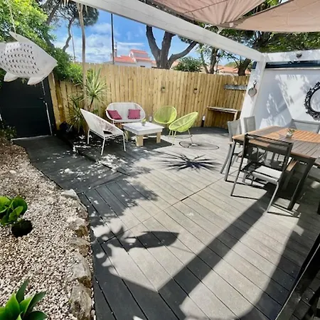 Maison Moderne Proche Avec Patio Et Parking Privatif - Fr-1-748-32 Vakantiehuis *