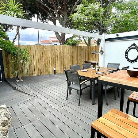 Maison Moderne Proche Avec Patio Et Parking Privatif - Fr-1-748-32