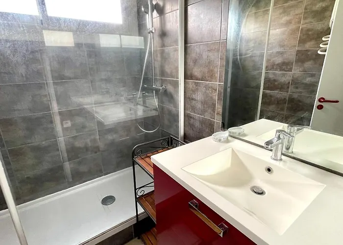 Semesterbostad Maison Moderne Proche Avec Patio Et Parking Privatif - Fr-1-748-32