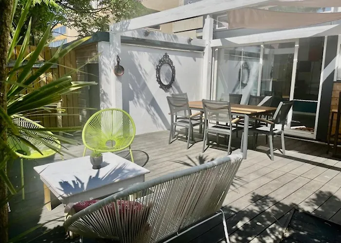 Semesterbostad Maison Moderne Proche Avec Patio Et Parking Privatif - Fr-1-748-32 *
