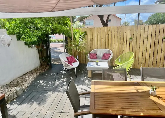 Maison Moderne Proche Avec Patio Et Parking Privatif - Fr-1-748-32 *